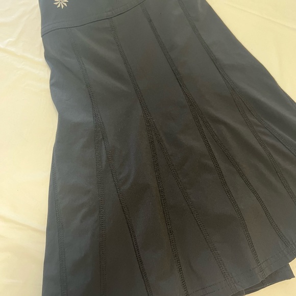 Athleta Skirt Black Built In Shorts Zipper Side size 6. - Picture 13 of 15